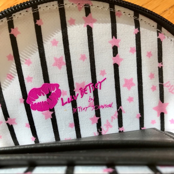 Betsey Johnson Dog Wristlet - Picture 4 of 5